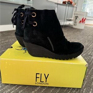FLY LONDON YAMA Black Suede Booties